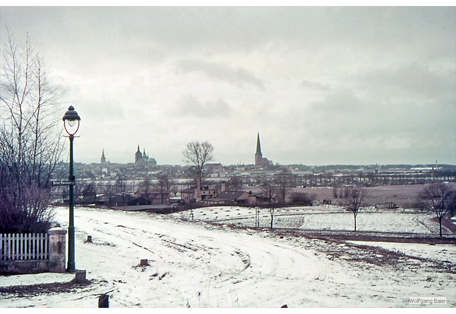 Blick aus dem Peter-Lurenz-Weg auf Rostock (1938)