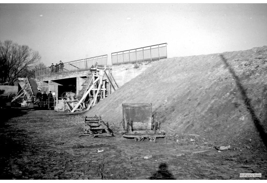 Kurz vor Vollendung des Brückenbaus 1934.