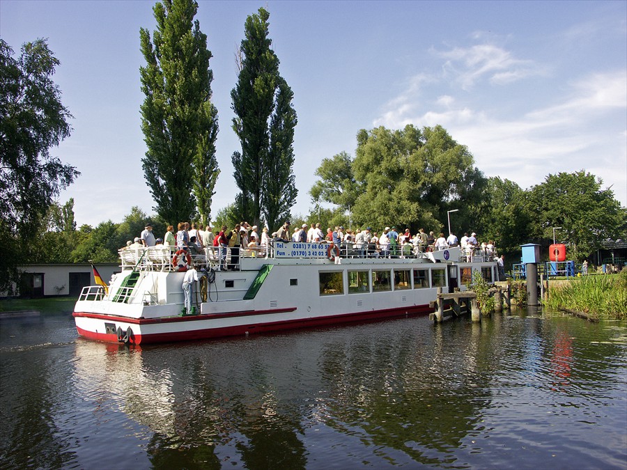 Einfahrt in die Schleusenkammer (Foto: Berth Brinkmann)