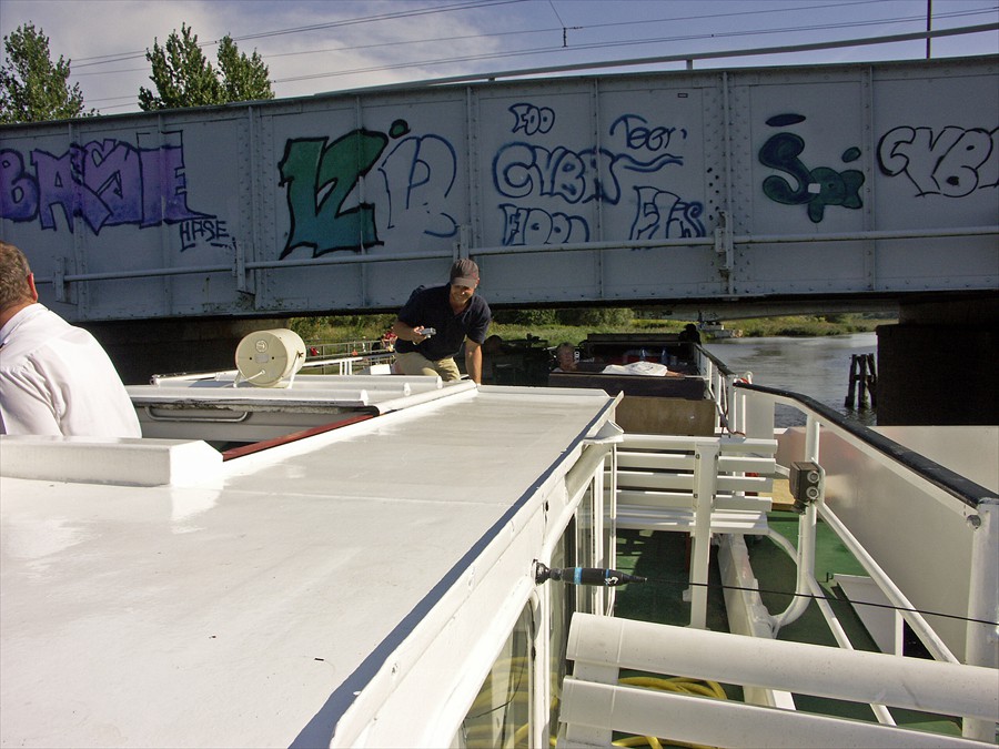 Das war knapp! Unter der Petribrücke (Foto: Berth Brinkmann)