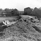 1933 wurden der Mühlendamm und die Schleusenbrücke erneuert und die Straßenbahngleise entfernt (Foto: Wolfgang Baier)