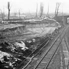 Gründungsarbeiten für die vierspurige Straßenbrücke über die Eisenbahnstrecke Rostock – Stralsund 1972 (Foto: Volkmar Baier)