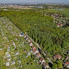 Der Stadtpark mit Roggentiner Weg im Jahr 2017. (Luftbild: Berthold Brinkmann)
