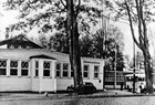 Ein Büssing-Benzinomnibus um 1934 am Schweizer Haus. (Archiv: Rostocker Nahverkehrsfreunde)