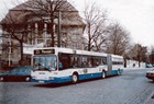 Ein Mercedes-Niederflur-Gelenkbus der Linie 23 im Jahr 1997 am Hauptbahnhof. (Archiv: Rostocker Nahverkehrsfreunde)