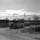 Ein Überlandbus 1936 in Dierkow. (Foto: Wolfgang Baier)