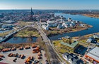 Blick von Osten über die Warnow mit Petribrücke 2022. (Foto: Berthold Brinkmann)