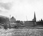 Entladen der Kessel am Petridamm, direkt hinter der Brücke. (Foto: Sammlung Achim Merkord)