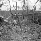 Zerstörungen auf dem Fabrikgelände an der Neubrandenburger Chaussee nach Bombenangriffen 1944 (Foto: Archiv Christine Kusch)