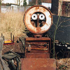 Traurig schaut die Waage im Jahr 2003 aus den Resten der ehemaligen Fabrik in der Neubrandenburger Straße. (Foto: Berth Brinkmann)