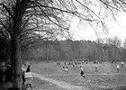 Fußballspiel auf der Wiese hinter dem Schweizer Haus 1927 (Foto: Wolfgang Baier)