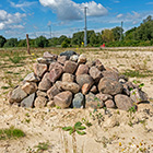 Steinhaufen als Rückzugsort für Amphibien. (Foto: Berth Brinkmann)